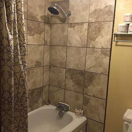 Wakiki Motel & Lounge Meadow Lake 部屋 写真