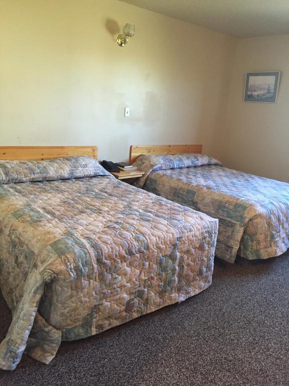 Wakiki Motel & Lounge Meadow Lake 部屋 写真