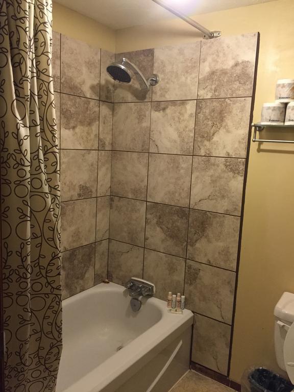 Wakiki Motel & Lounge Meadow Lake 部屋 写真